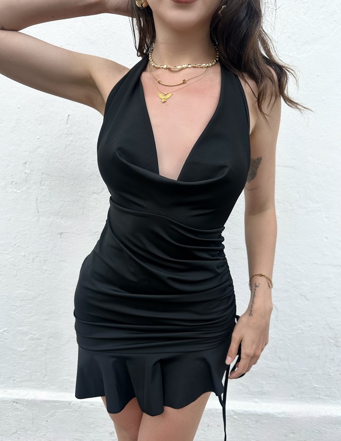 Siyah Degaje Yaka Eteği Fırfırlı Dekolte Elbise Siyah Degaje Yaka Eteği Fırfırlı Dekolte Elbise 2