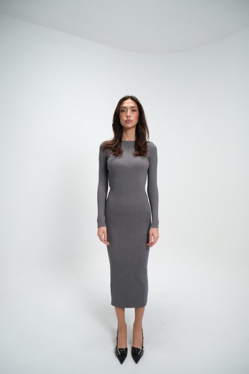Gri Triko Kayık Yaka Biyeli Elbise Gri Triko Kayık Yaka Biyeli Elbise
